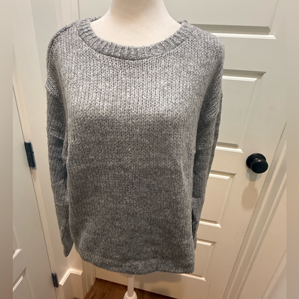NWT. Koton. Gray Crewneck Sweater. Size Large.